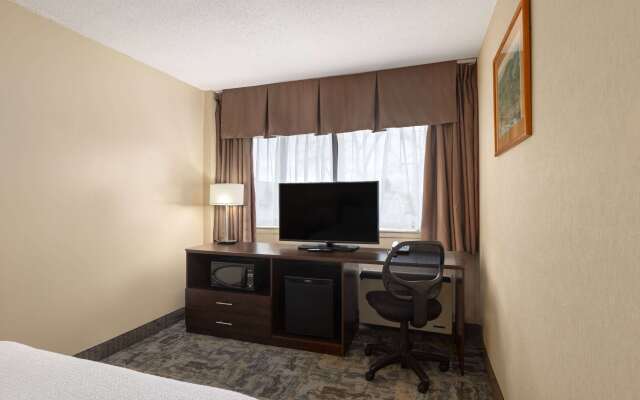Travelodge by Wyndham Thunder Bay
