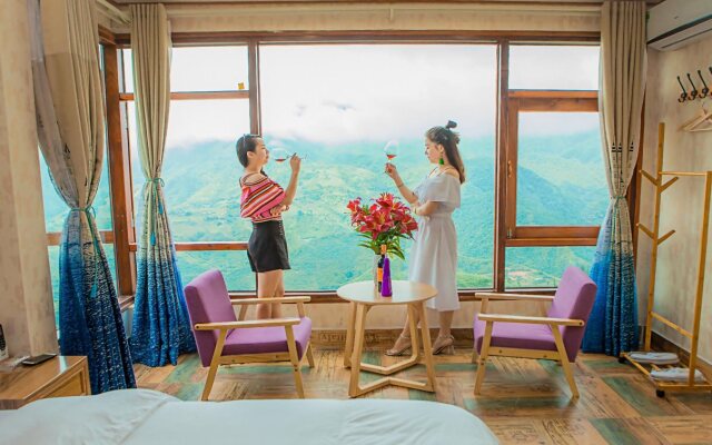 Stunning View 2 Hotel