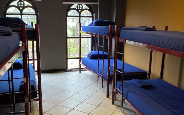 Alajuela Backpackers Airport Hostel