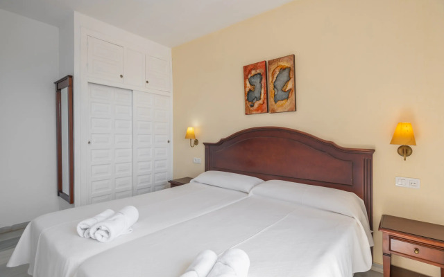 Hotel Playamaro