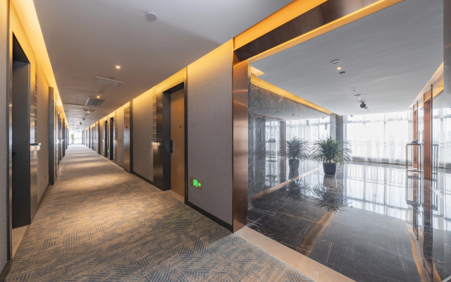 Atour Hotel, Baoyu Plaza, North Changjiang Road, Kunshan