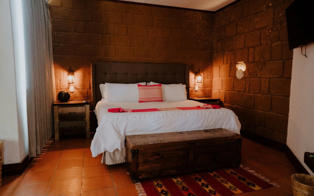 Casa de Adobe Gallery & Luxury Boutique