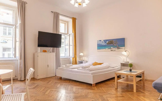 Peerles 2BR Apt. Perfectly Situated&Well Connected