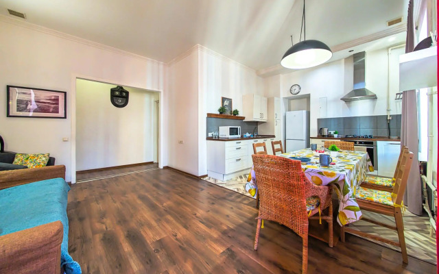 Apartments on Nevsky Prospekt 63