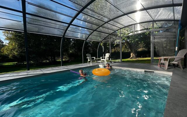 Ardennes farmhouse with heated indoor pool and bubble bath