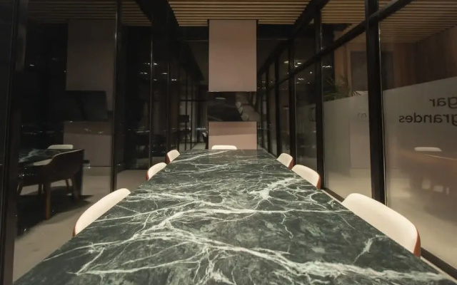 Cosmo 1br Apt Near to Coasts
