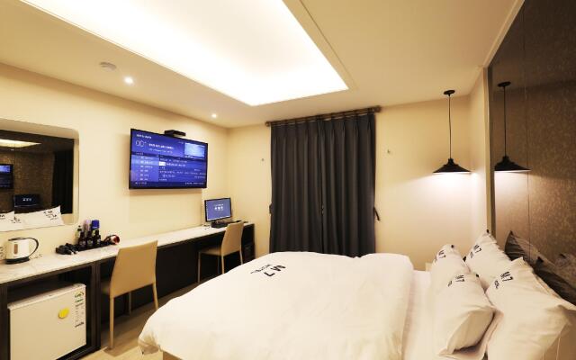 yongin M7 hotel