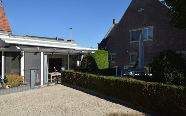 Lavish Villa in Tienen With Terrace & Garden