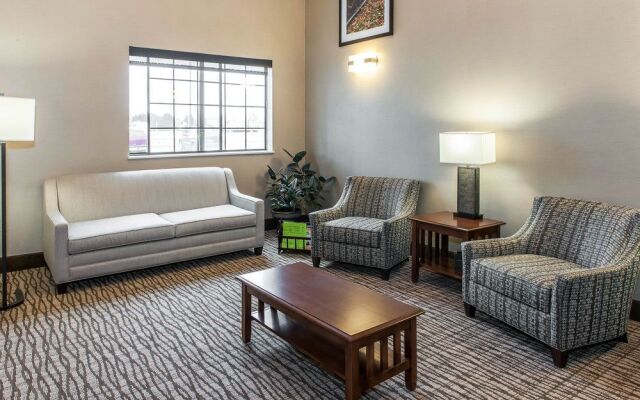 Holiday Inn Express And Suites Napoleon