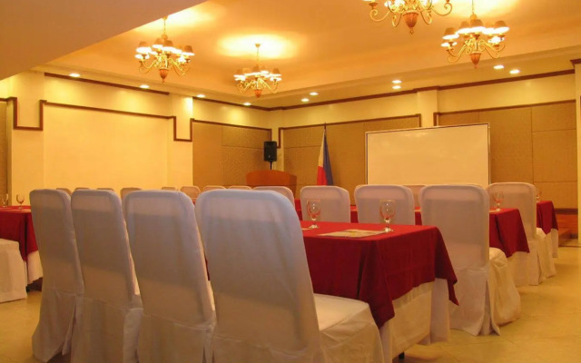 Crown Regency Residences Davao Hotel