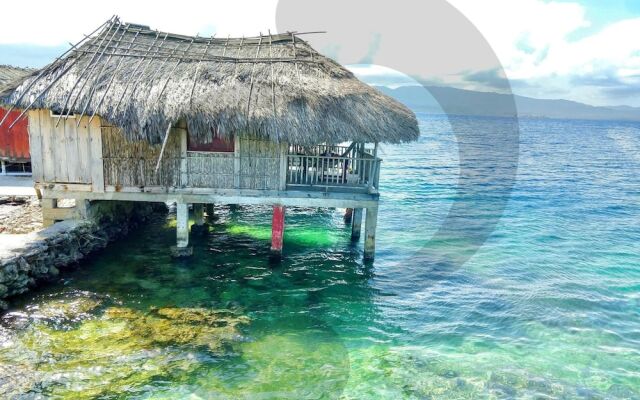 San Blas Private Beach Cabin