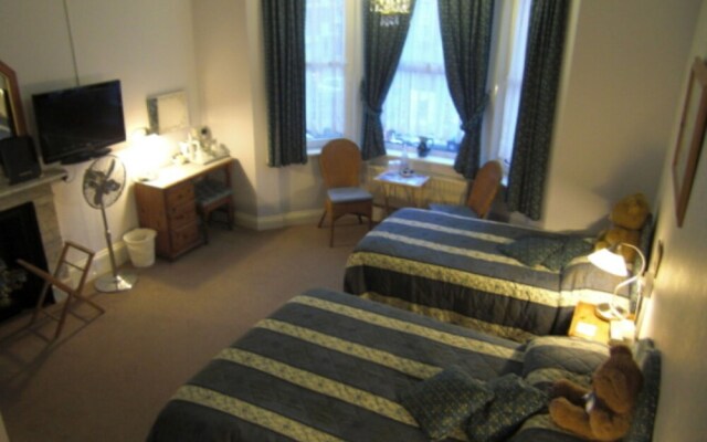 The Moorings - Guest House