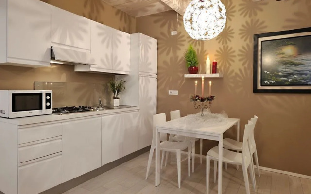 Lovely Canal View Apartment