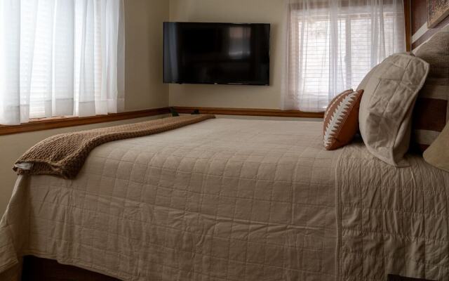 Alpenglow One Bedroom One Bath A18