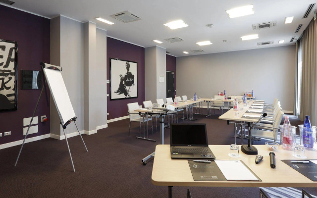 Holiday Inn Milan Nord Zara by IHG