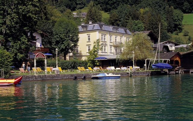 Romantik Residenz Ferienwohnungen Hotel Im Weissen Rössl