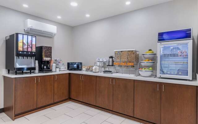 Comfort Inn & Suites