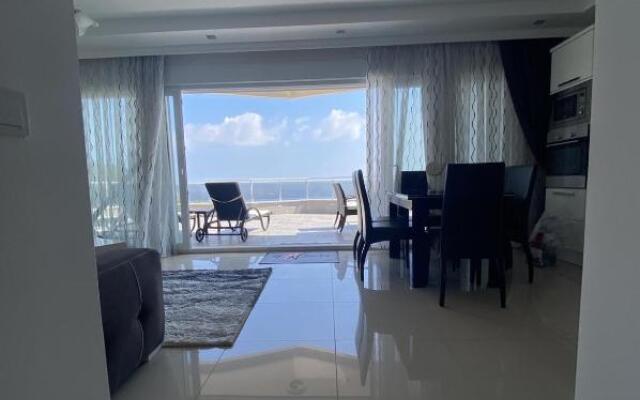 4 N Suite 2