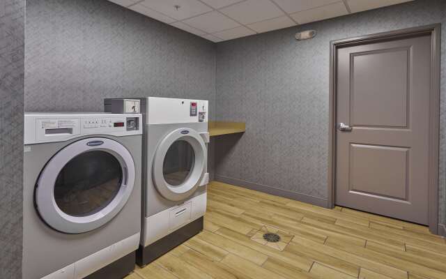 Hampton Inn & Suites Roseburg