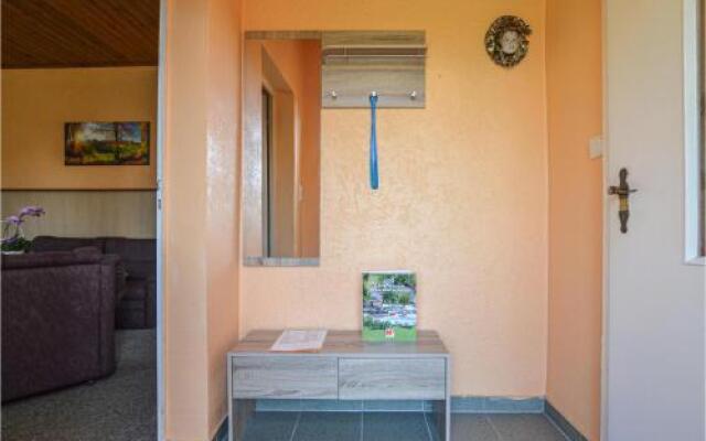 Holiday home E.-Thälmann-Str. H