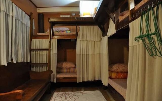 Inthanon Hostel - Adults Only