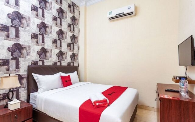 RedDoorz Syariah @ Jalan Letda Sujono Tembung