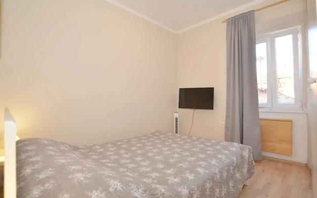 Classy and Modern Old Town Quarter Apartment