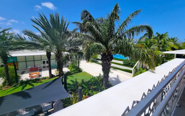 Cayman Luxury Rentals at The Grove