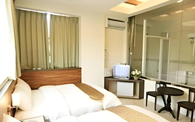 Ri Yue Hu Pan Hotel