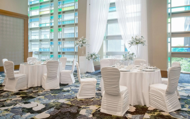 Coast Coal Harbour Vancouver Hotel by APA