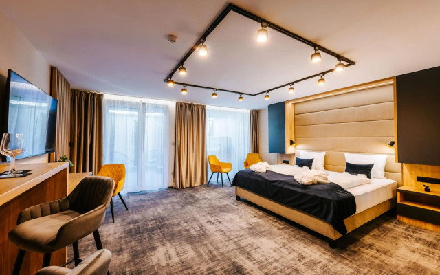 Auris Hotel