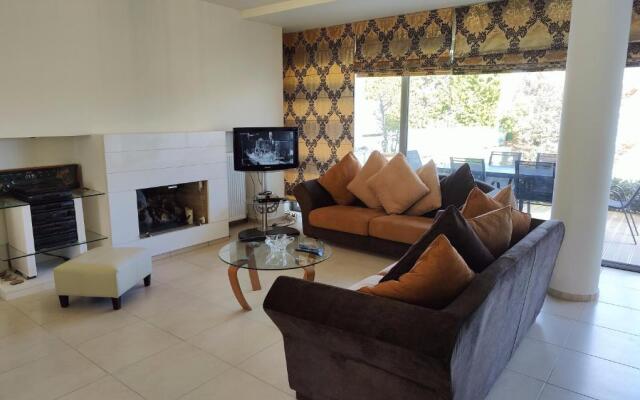 Arianna 2bd Villa