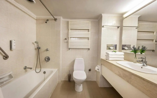 Forest Park Hotel
