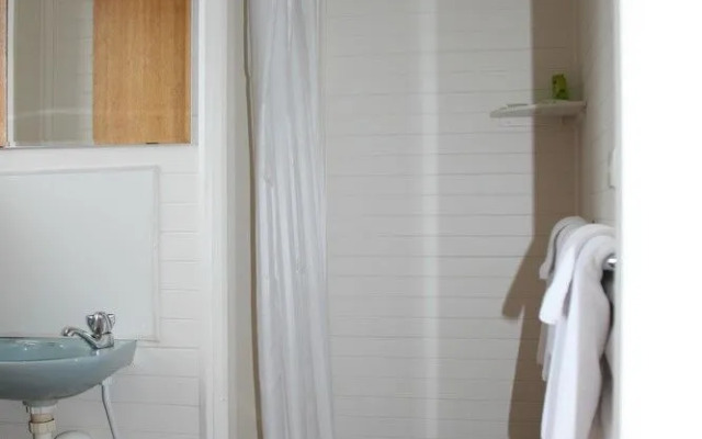 Seaview Holiday Park and  Hostel