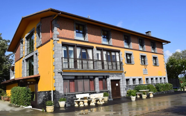 Self Catering Caser?o Ibarrola Txiki for 12 People