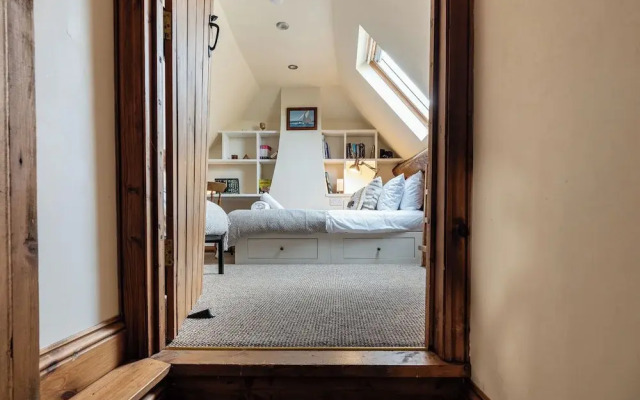 The Threshing Barn-Stunning 5 BD Retreat