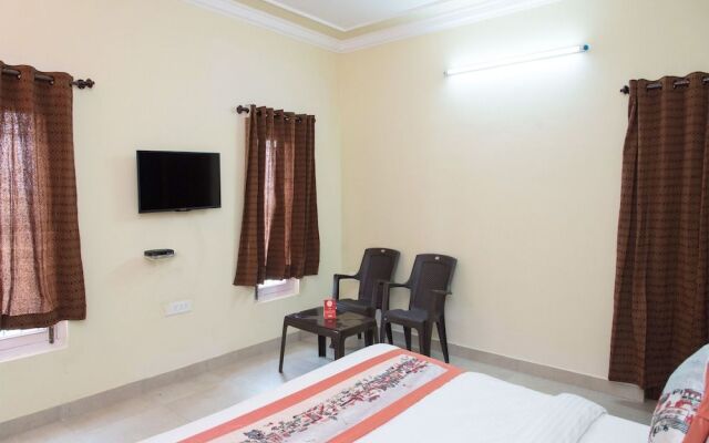 OYO 11064 Home Spacious 3BHK Near Hiran Magri