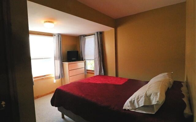 1 Maple Avenue 2 Bedroom Home by Redawning