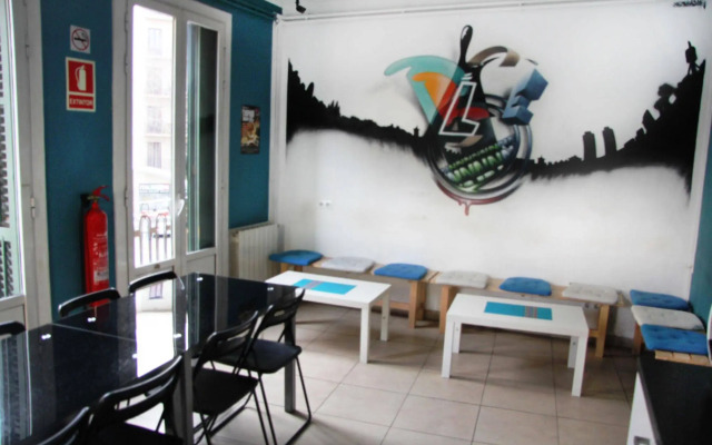 No Limit Hostel Graffiti