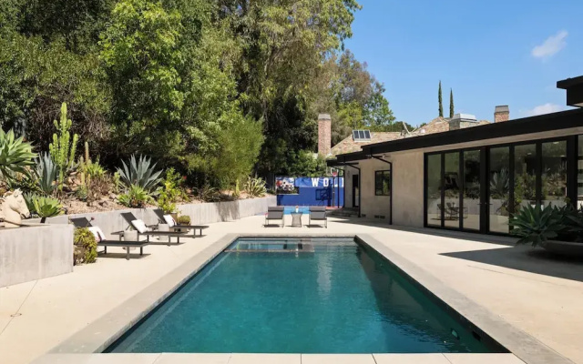 Valea Estate - Secluded Beverly Hills Retreat 1-acre Oasis