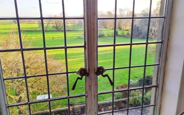 Cleeve House