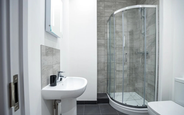 Luxe Apts PBoro Parking-Gym-Cinema