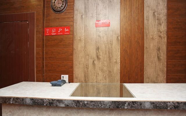 Hotel Queen Palace By OYO Rooms