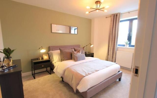 Cabot Mews Apartment 2