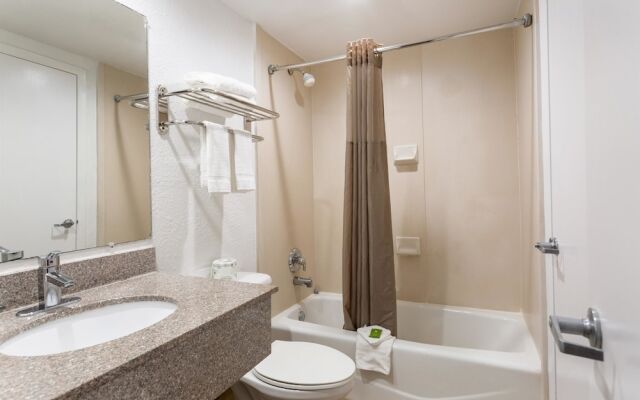 Studio 6 Englewood, FL