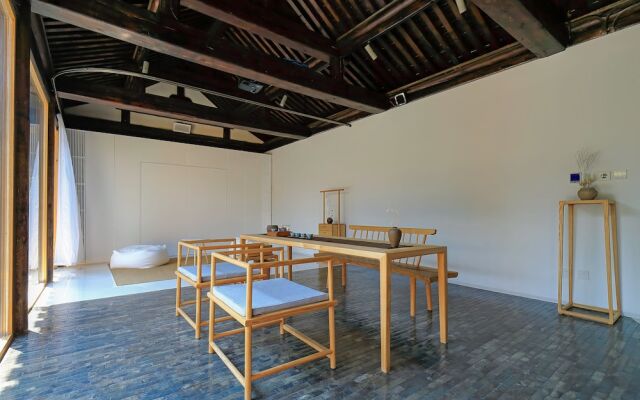 Twisting Courtyard Hutel Qianmen