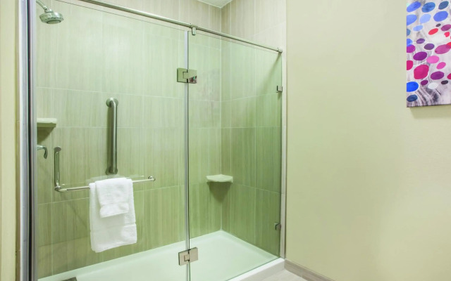 La Quinta Inn & Suites by Wyndham Kokomo