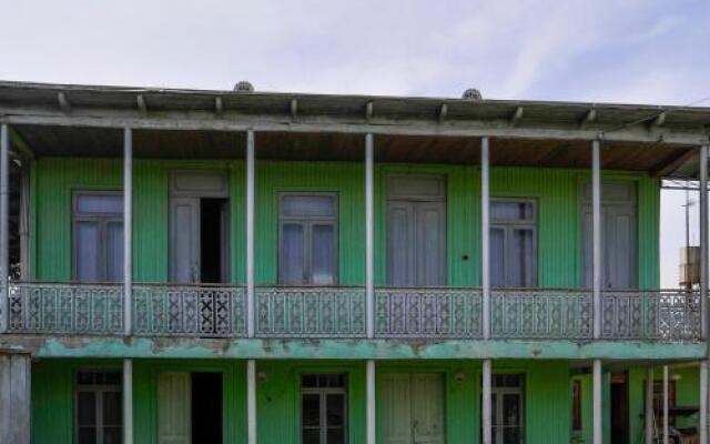 Rolandi House