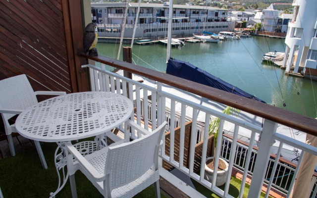 Waterfront New Listng - 8 South Quay -