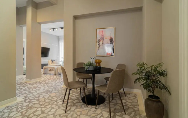 Loggia Luxe 5BR Living in Universitatii Area